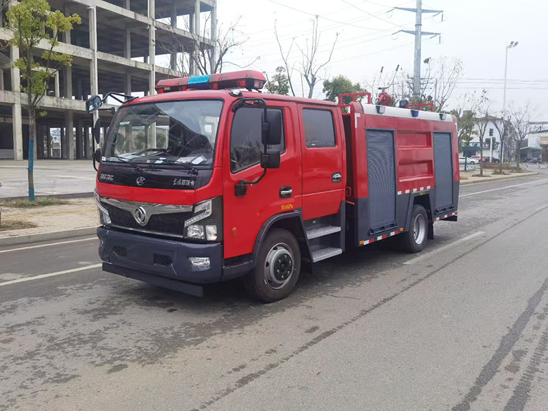 東風(fēng)多利卡5噸水罐消防車（150馬力）