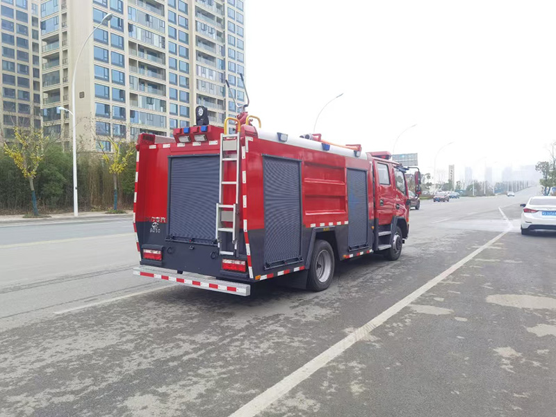 東風多利卡5噸水罐消防車（150馬力）