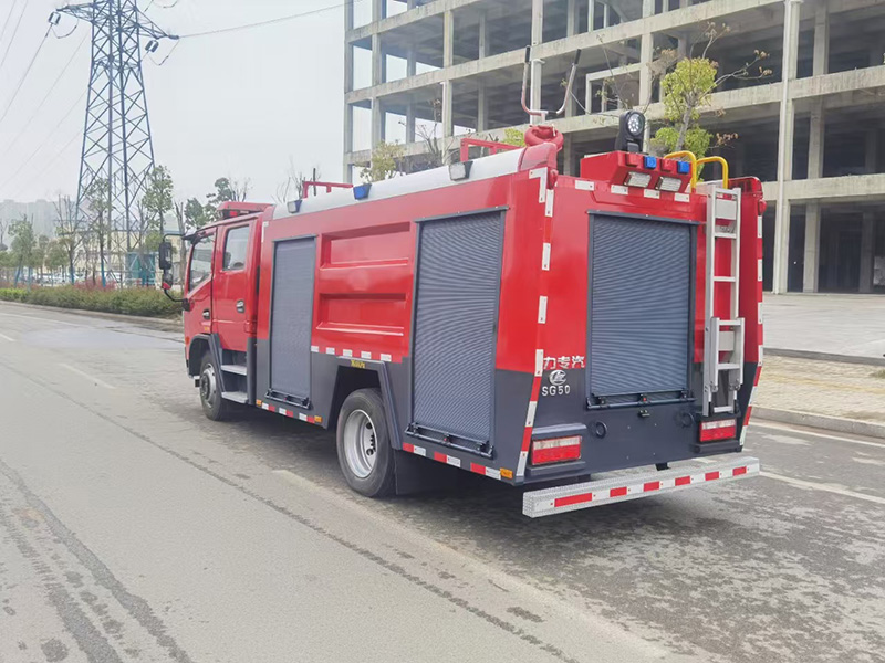 東風多利卡5噸水罐消防車（150馬力）